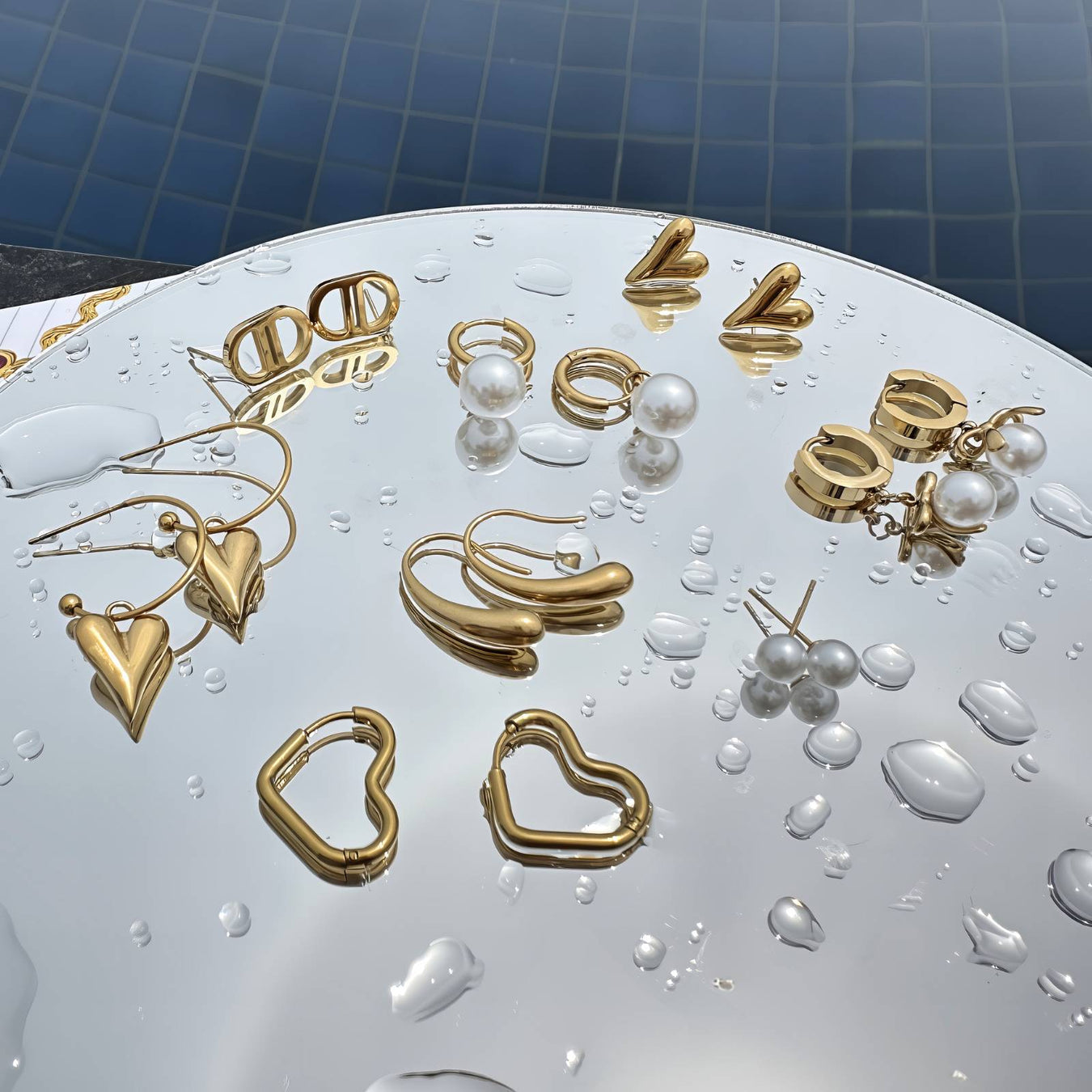 Clutch Your Pearls Earrings